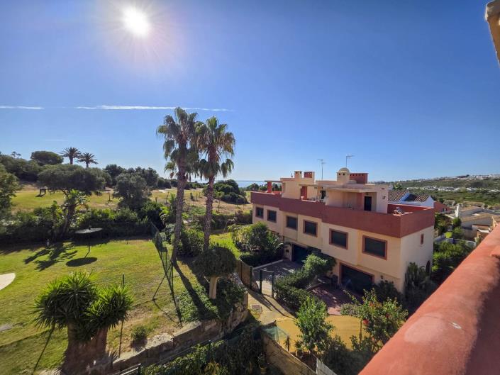 Image No.13-3 Bed Townhouse for sale