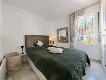 12-53013098fcab6c38b1379cd33298e050