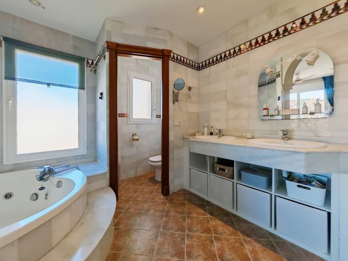 Image No.11-3 Bed Semi-Detached for sale