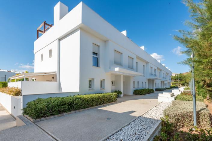 Image No.14-3 Bed Townhouse for sale