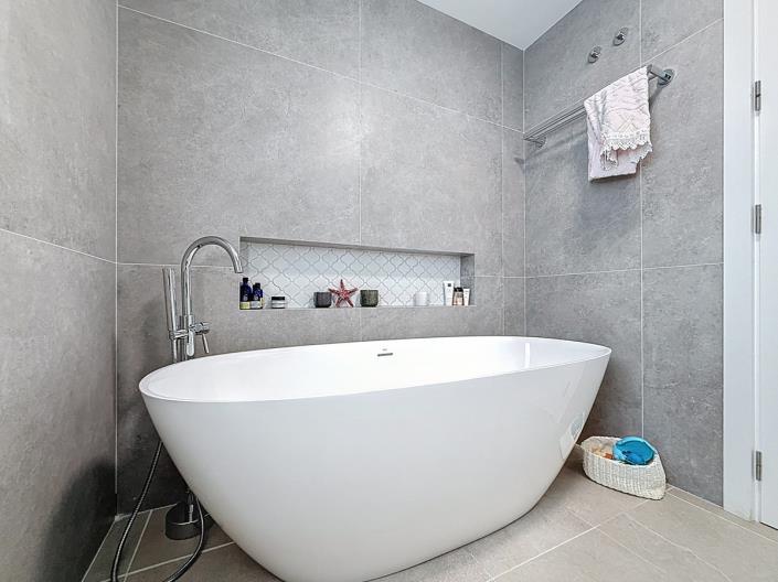 Image No.8-3 Bed Apartment for sale