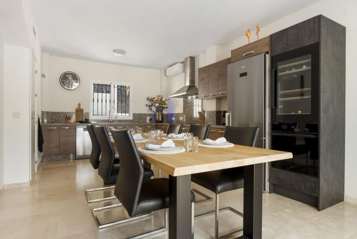 Image No.6-4 Bed Villa / Detached for sale