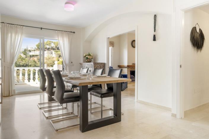 Image No.8-4 Bed Villa / Detached for sale