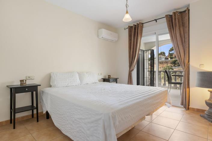 Image No.19-4 Bed Villa / Detached for sale