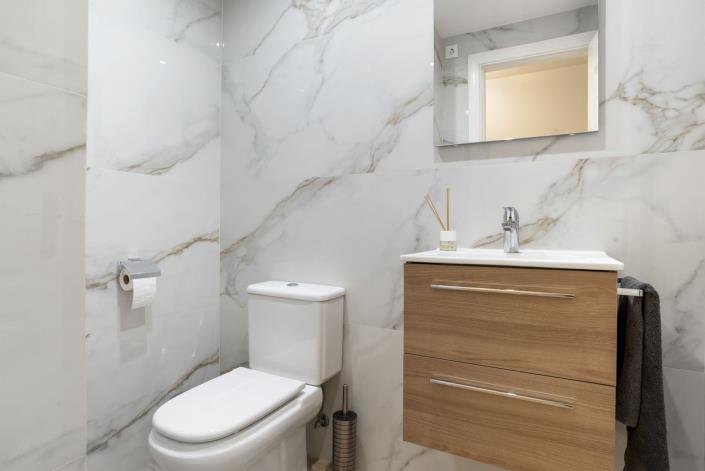 Image No.20-4 Bed Villa / Detached for sale