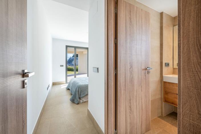 Image No.8-3 Bed Apartment for sale