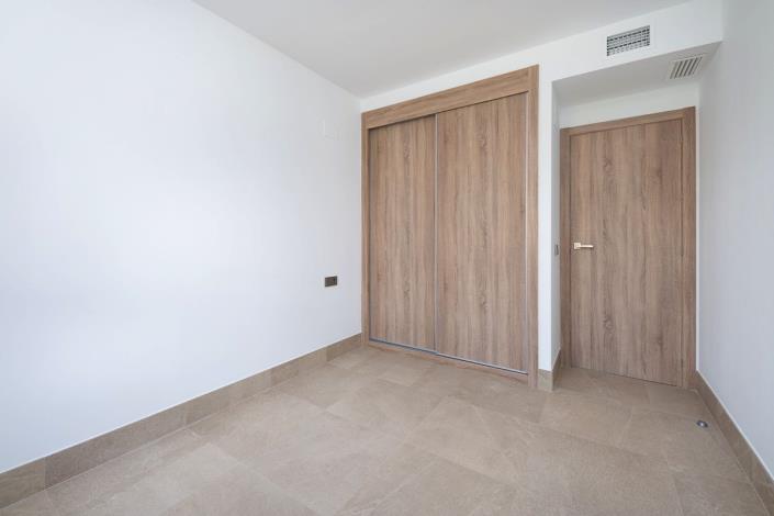 Image No.12-3 Bed Apartment for sale