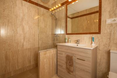 9-467d0cee5b725f3ef65f102a0c2e69c0