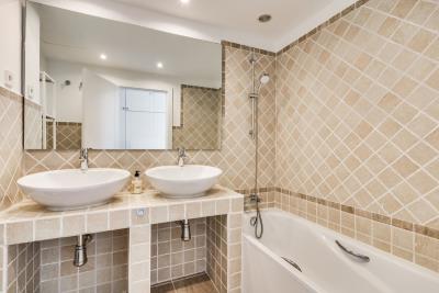 16-ec67b526875bf0124b6ce4328a754439