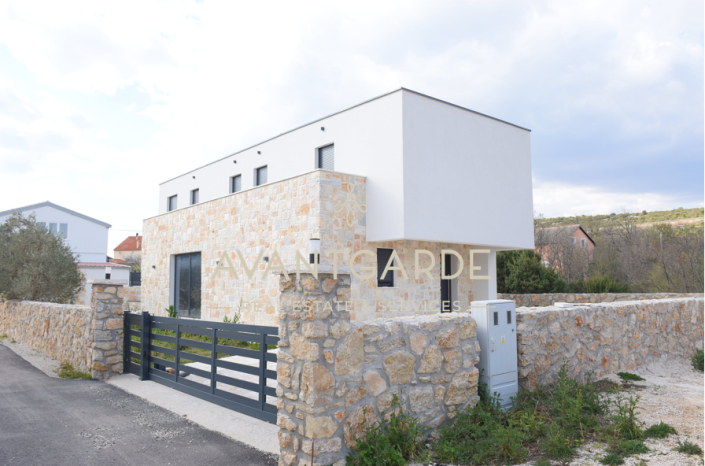 Image No.2-Maison de 4 chambres à vendre à Jasenice