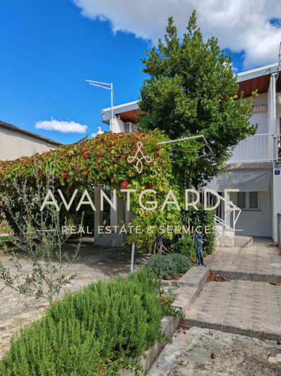 Image No.2-Maison de 5 chambres à vendre à Obrovac