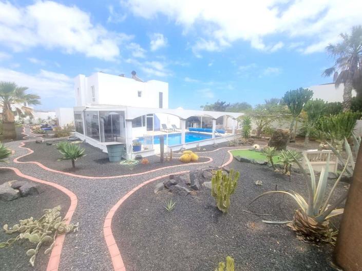 Image No.21-3 Bed Villa for sale