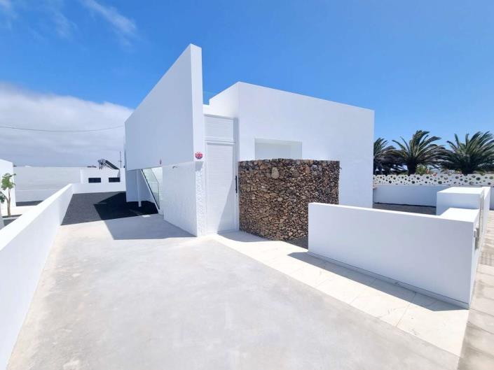 Image No.12-3 Bed Villa / Detached for sale