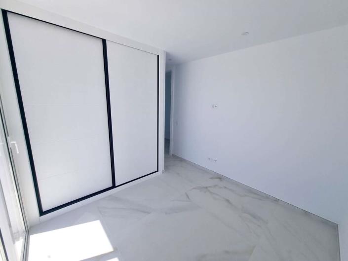 Image No.21-3 Bed Villa / Detached for sale