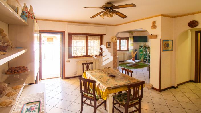 Image No.3-2 Bed Townhouse for sale