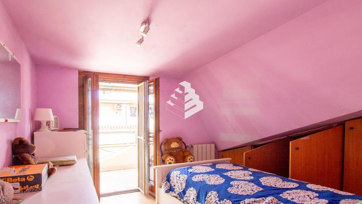 Image No.9-2 Bed Townhouse for sale