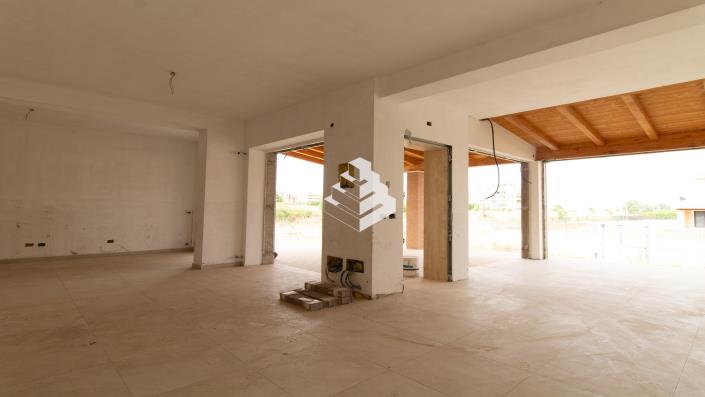 Image No.10-4 Bed Semi-Detached for sale