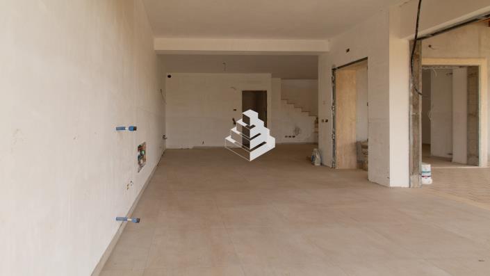 Image No.11-4 Bed Semi-Detached for sale