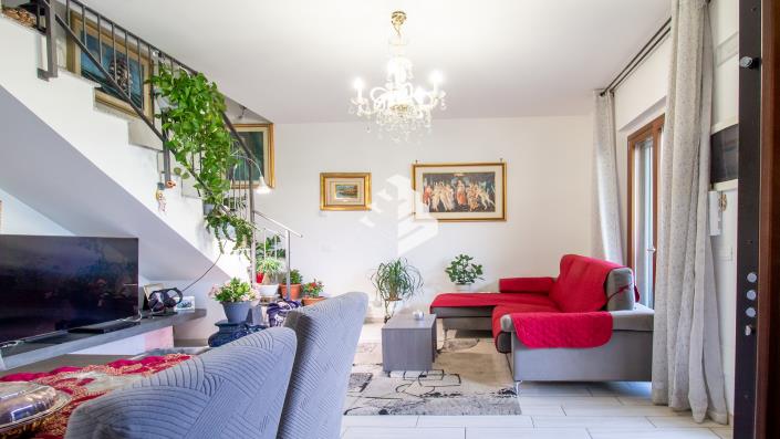 Image No.5-2 Bed Townhouse for sale