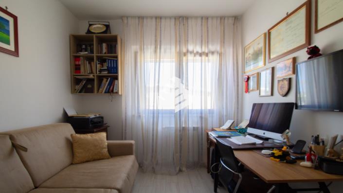 Image No.9-2 Bed Townhouse for sale