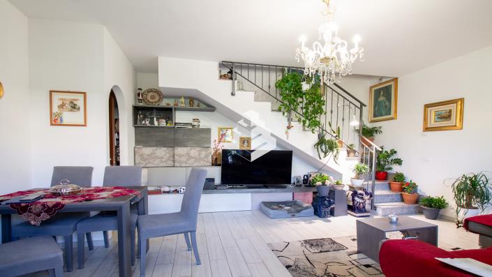 Image No.15-2 Bed Townhouse for sale