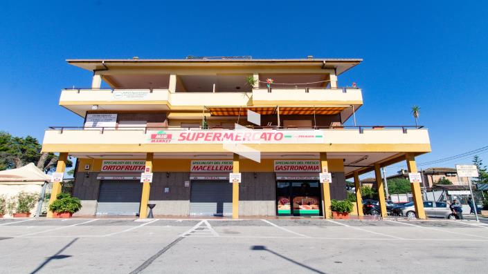 Image No.4-3 Bed Commercial for sale