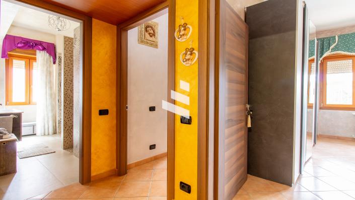 Image No.9-3 Bed Apartment for sale