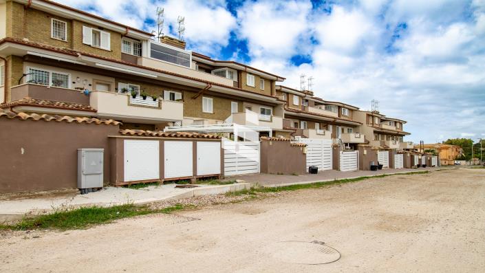 Image No.32-3 Bed Cottage for sale