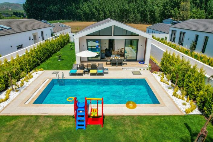 Image No.10-3 Bed Bungalow for sale