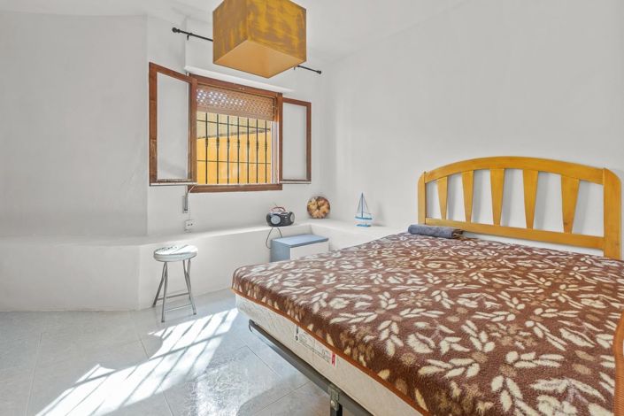 Image No.33-6 Bed Villa for sale