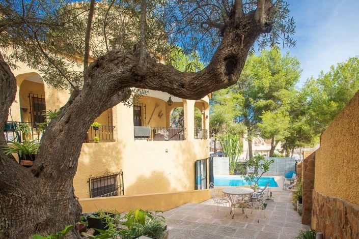 Image No.7-6 Bed Villa for sale