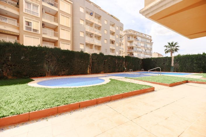 Image No.2-Appartement de 2 chambres à vendre à Torrevieja