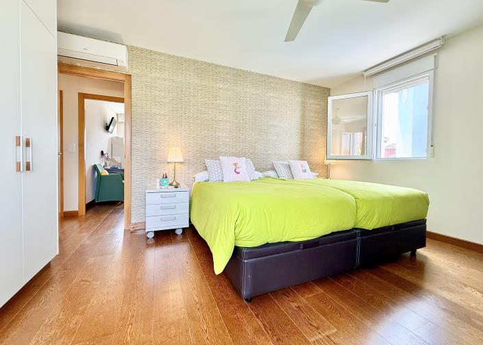 Image No.33-4 Bed Villa / Detached for sale