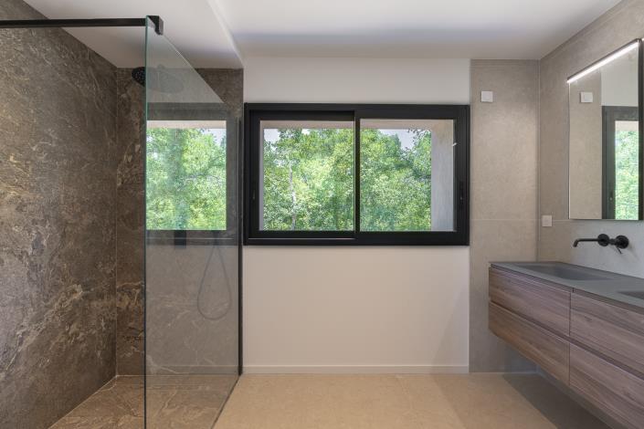 Image No.13-4 Bed Villa / Detached for sale