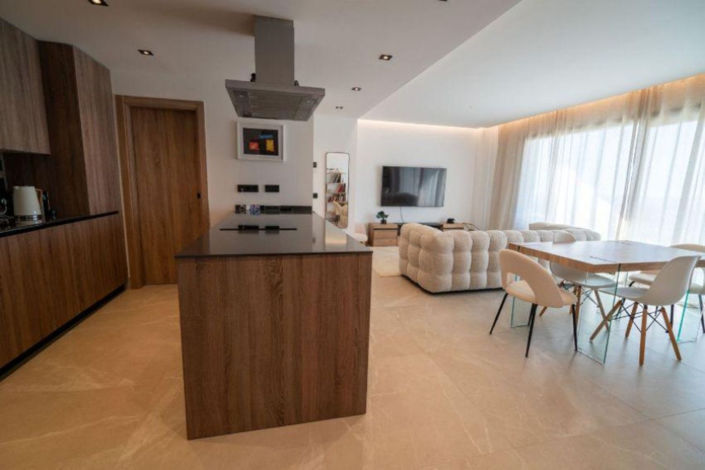 Image No.10-2 Bed Property for sale