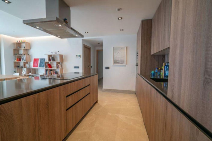 Image No.12-2 Bed Property for sale