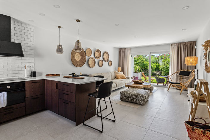 Image No.13-2 Bed Property for sale