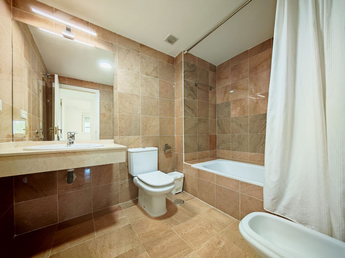 Image No.11-2 Bed Apartment for sale