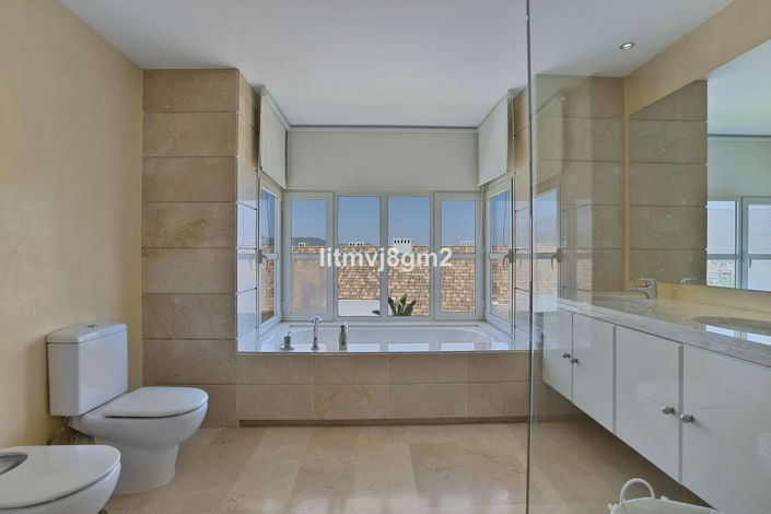 Image No.12-3 Bed House for sale