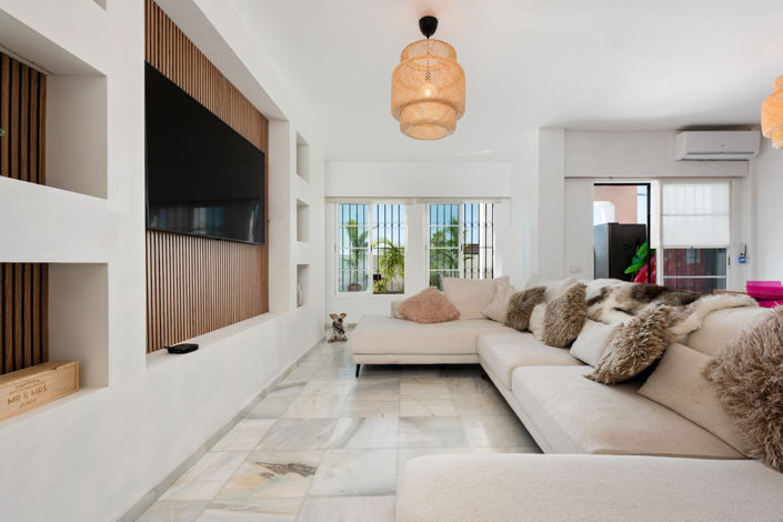 Image No.5-Villa de 4 chambres à vendre à Estepona