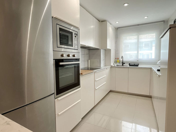 Image No.12-3 Bed Apartment for sale