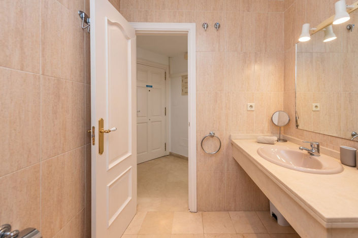 Image No.22-3 Bed Apartment for sale