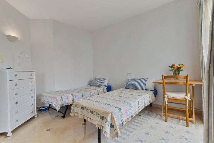 Image No.13-2 Bed Property for sale