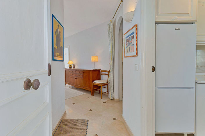 Image No.8-2 Bed Property for sale