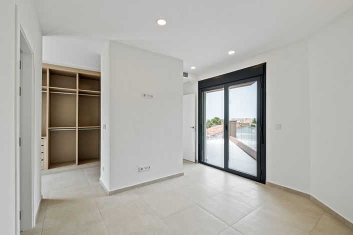 Image No.22-2 Bed Apartment for sale