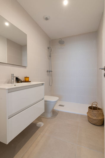 Image No.17-2 Bed Apartment for sale