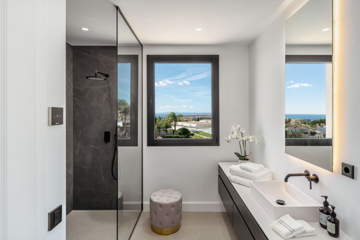 Image No.28-6 Bed Villa for sale