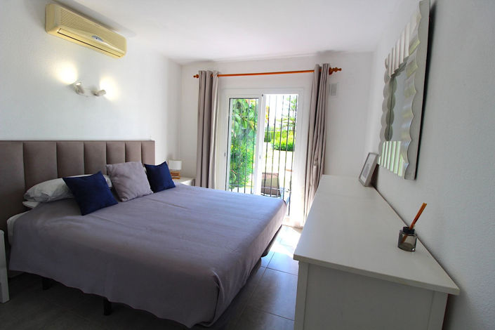 Image No.13-2 Bed Property for sale