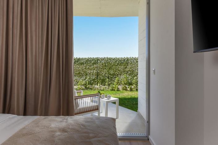 Image No.13-4 Bed Property for sale