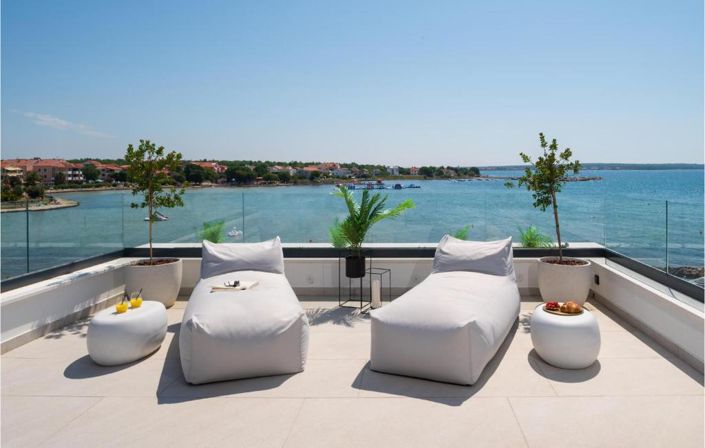 Image No.5-4 Bed Property for sale